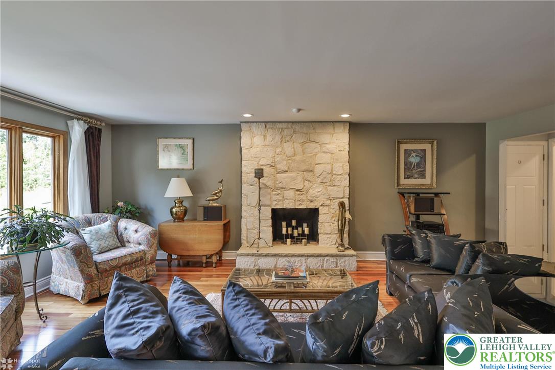 2821 Center Street Property Photo 18