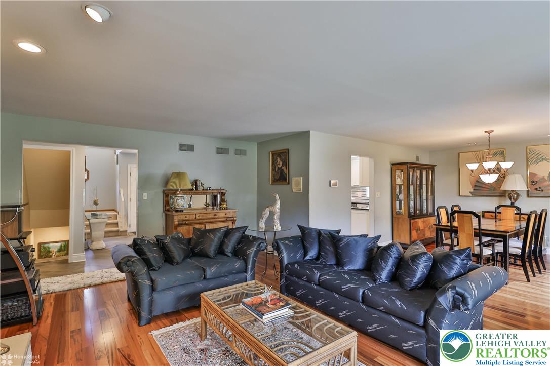 2821 Center Street Property Photo 20