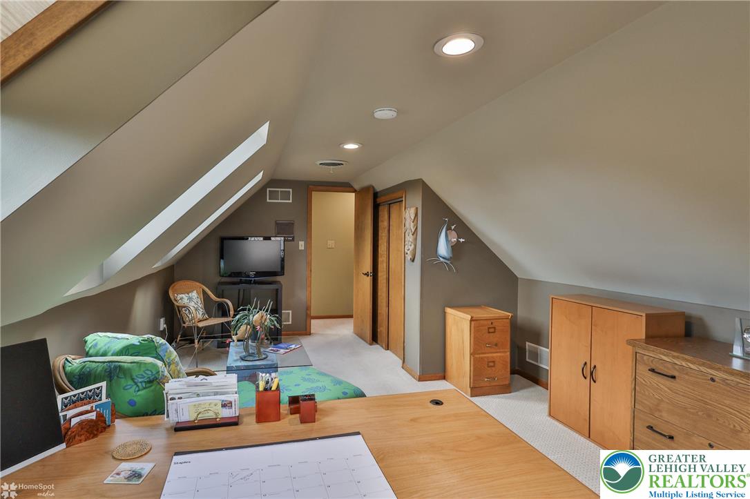 2821 Center Street Property Photo 32