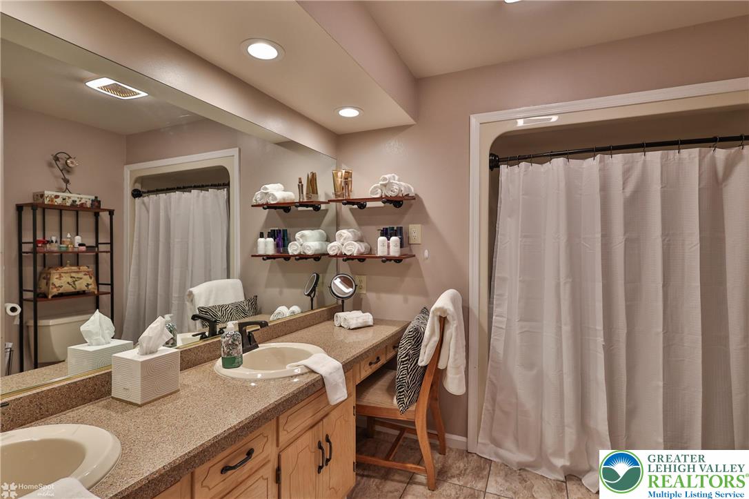 2821 Center Street Property Photo 35