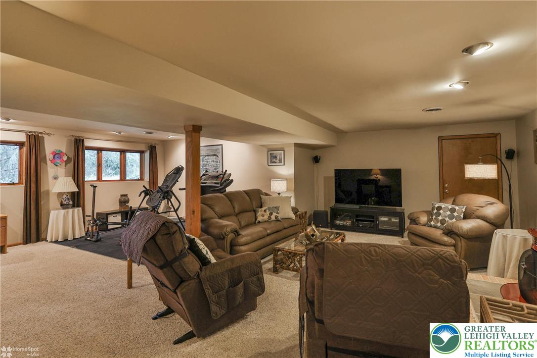 2821 Center Street Property Photo 37