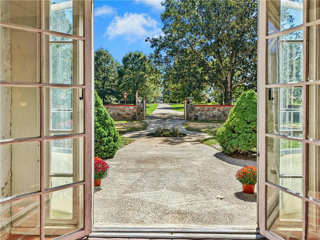1807 Apple Tree Lane Property Photo 7