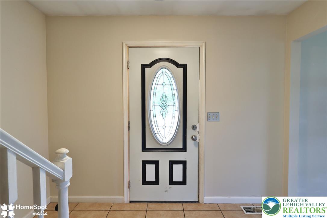 1862 Falcon Drive Property Photo 3