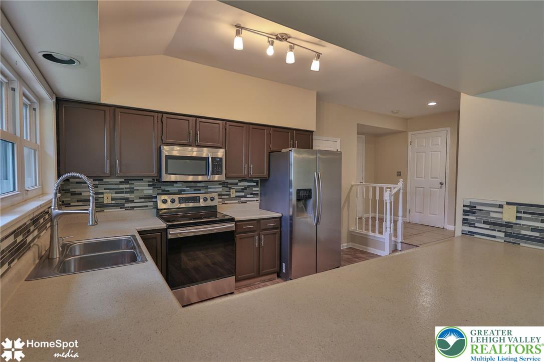1862 Falcon Drive Property Photo 15