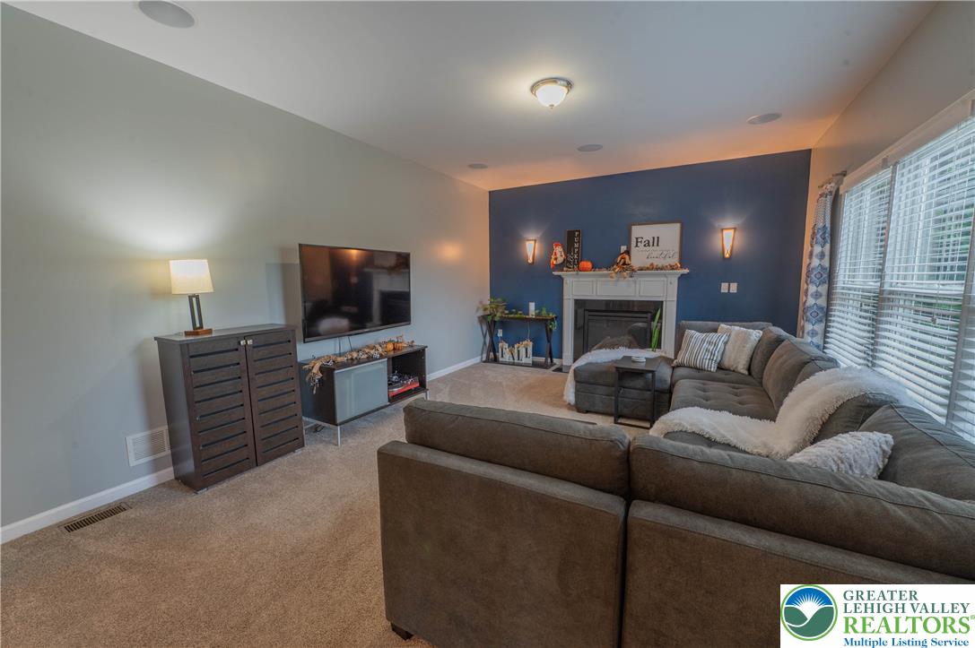5547 Covenant Court Property Photo 8