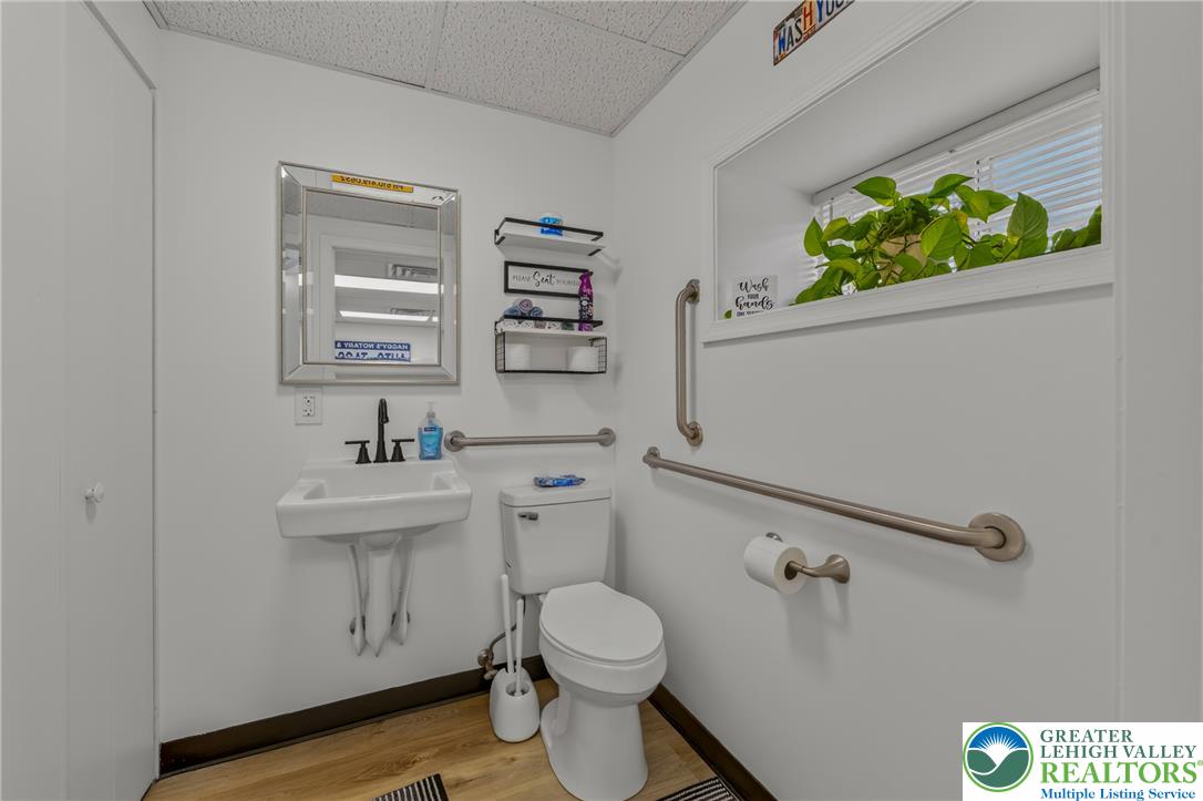 3348 Easton Avenue Property Photo 9