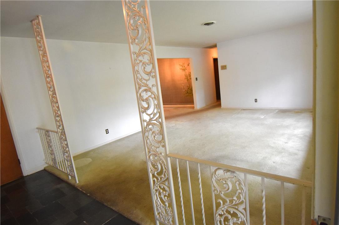 3113 Club Drive Property Photo 4