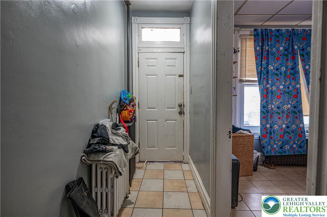 1138 West Maple Street Property Photo 2