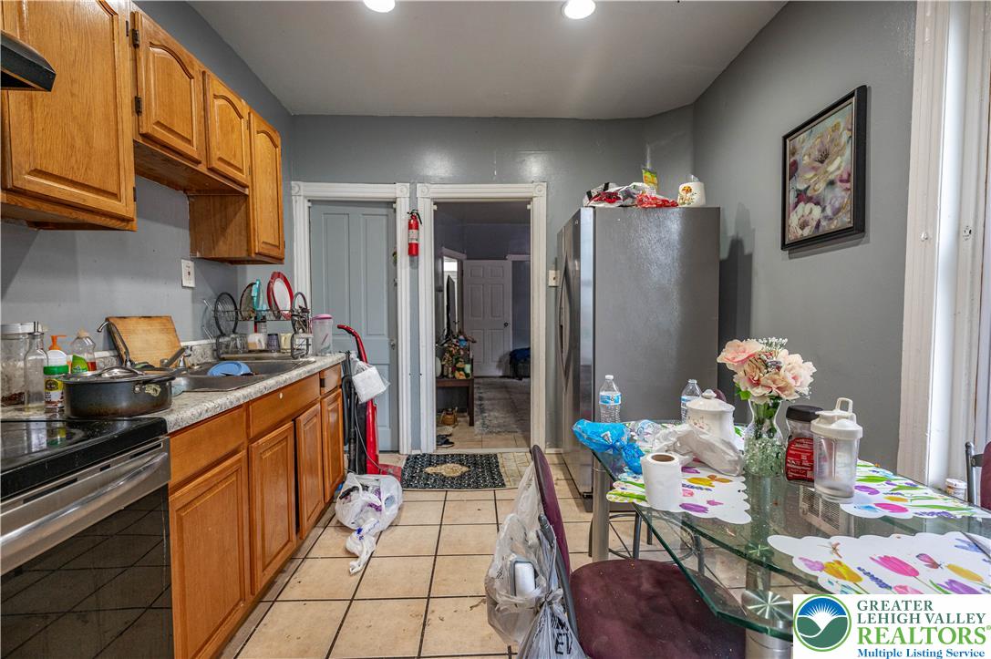 1138 West Maple Street Property Photo 7