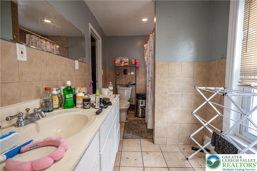 1138 West Maple Street Property Photo 16