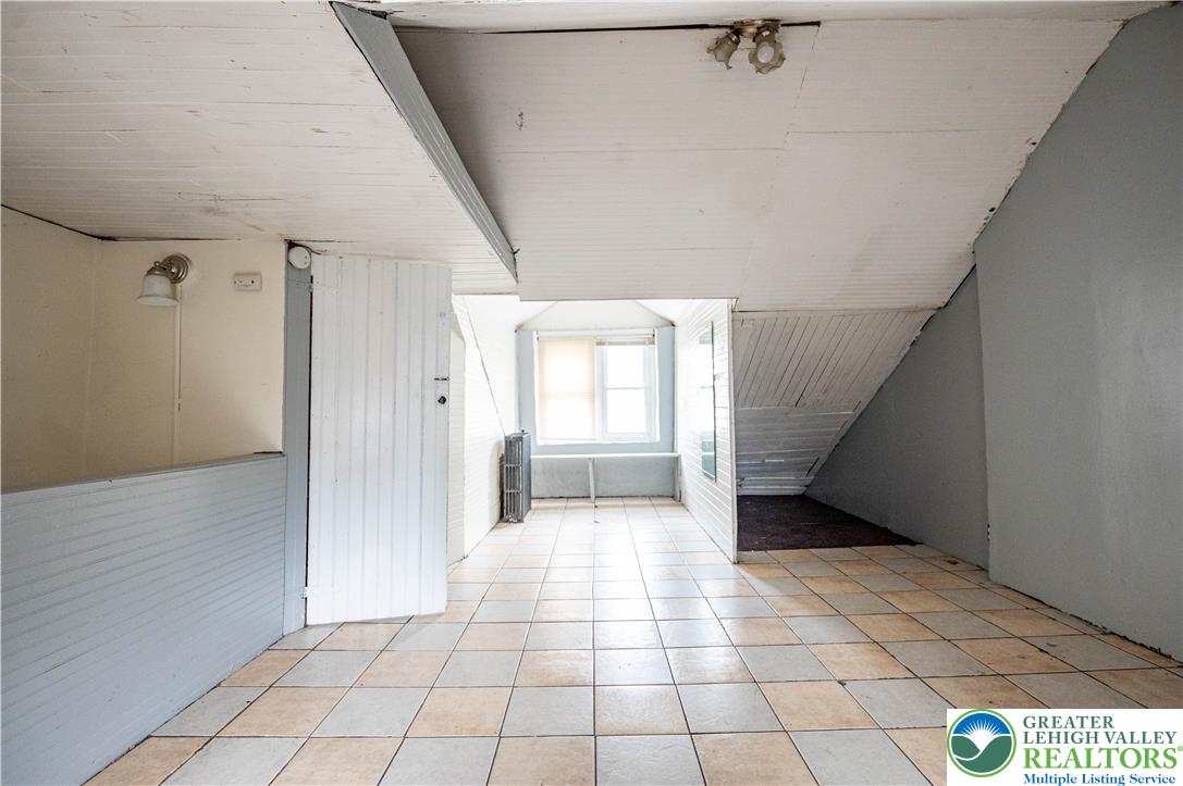1138 West Maple Street Property Photo 27