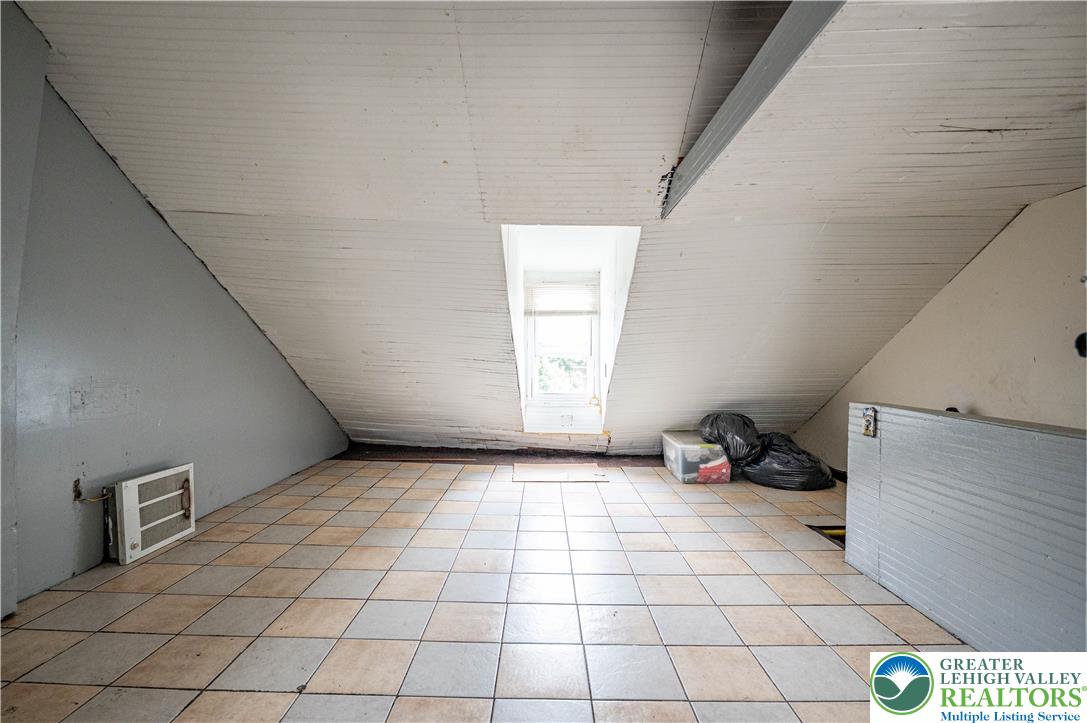 1138 West Maple Street Property Photo 28