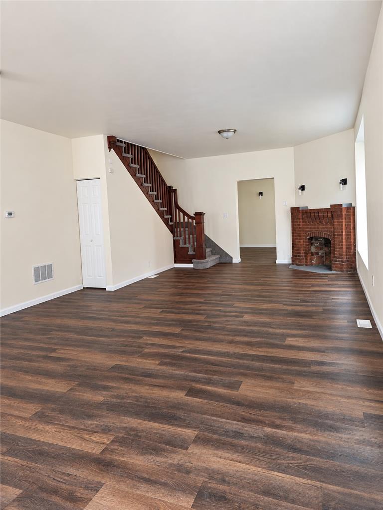 1340 West Walnut Street Property Photo 4