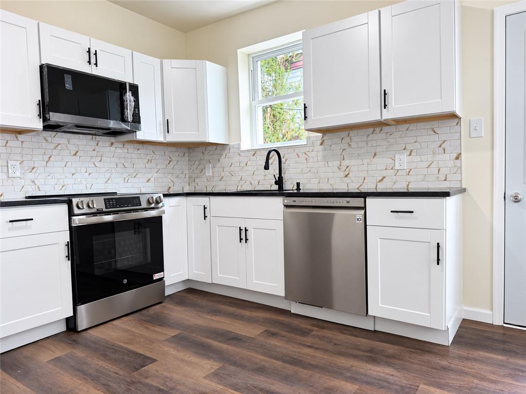1340 West Walnut Street Property Photo 8