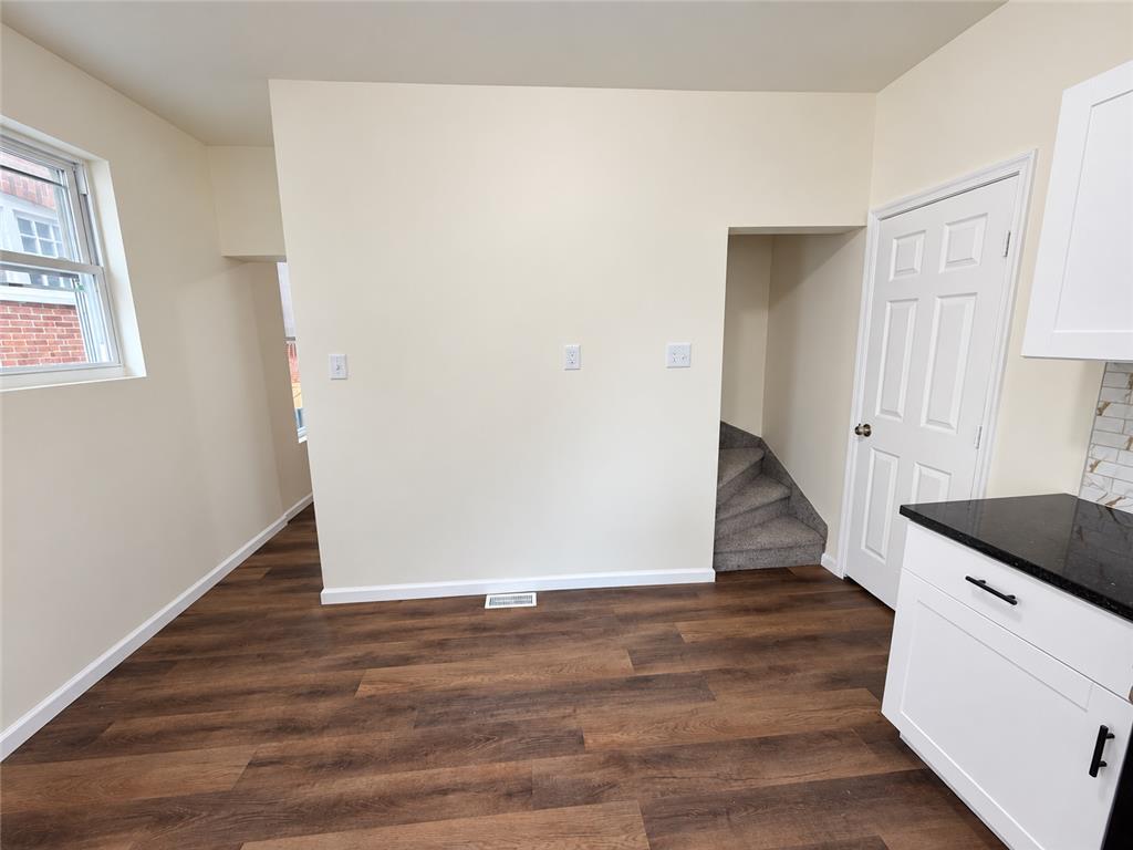1340 West Walnut Street Property Photo 12
