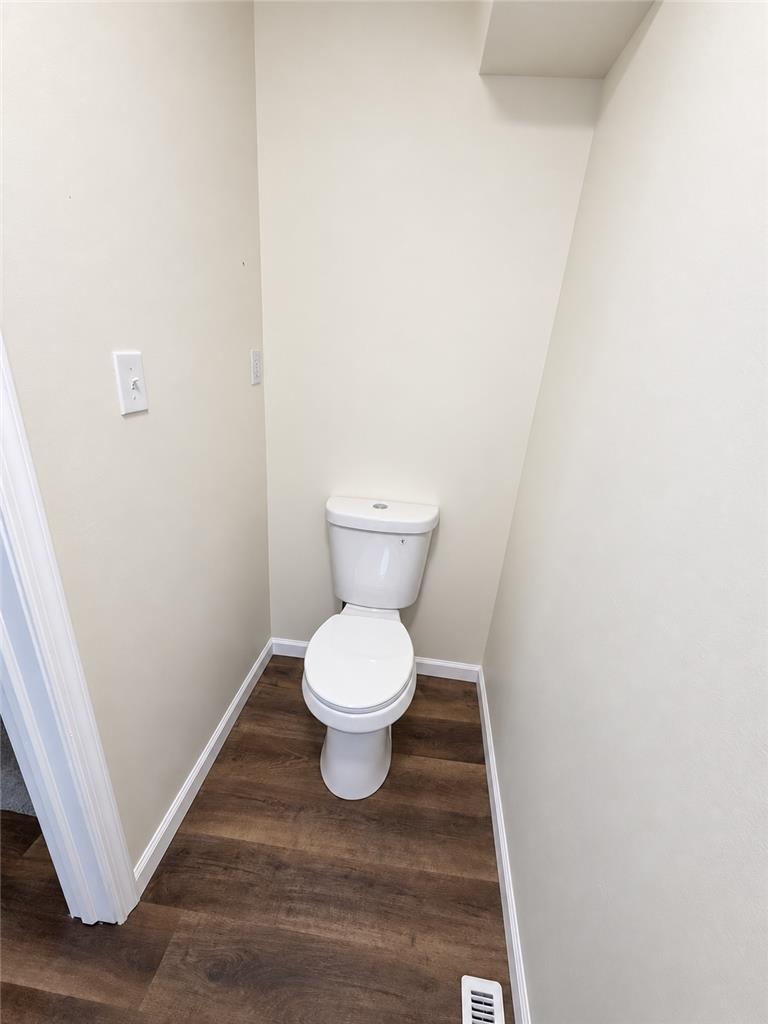 1340 West Walnut Street Property Photo 14