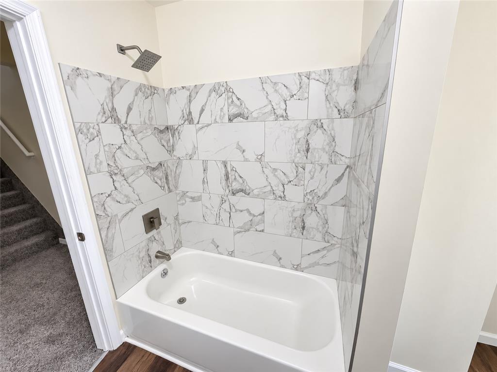 1340 West Walnut Street Property Photo 24