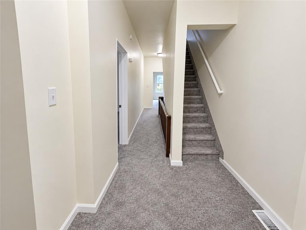 1340 West Walnut Street Property Photo 24