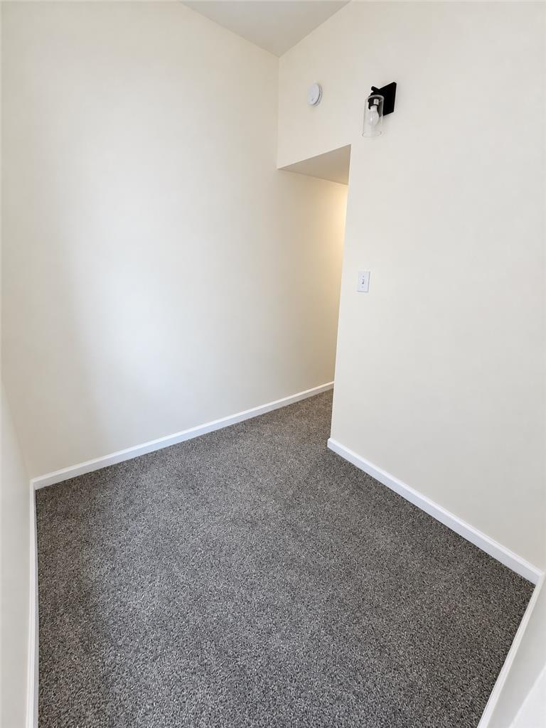 1340 West Walnut Street Property Photo 28