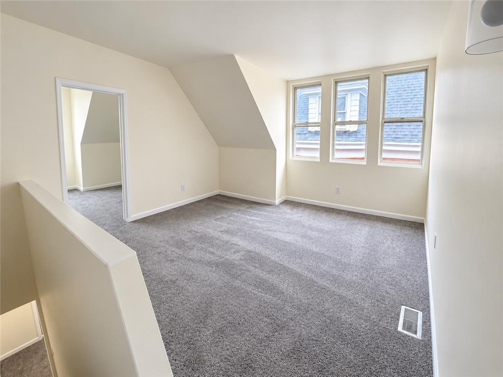 1340 West Walnut Street Property Photo 31