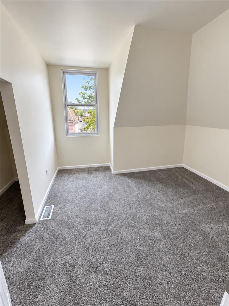 1340 West Walnut Street Property Photo 31