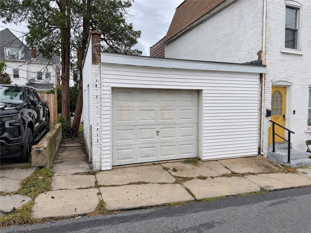 1340 West Walnut Street Property Photo 40