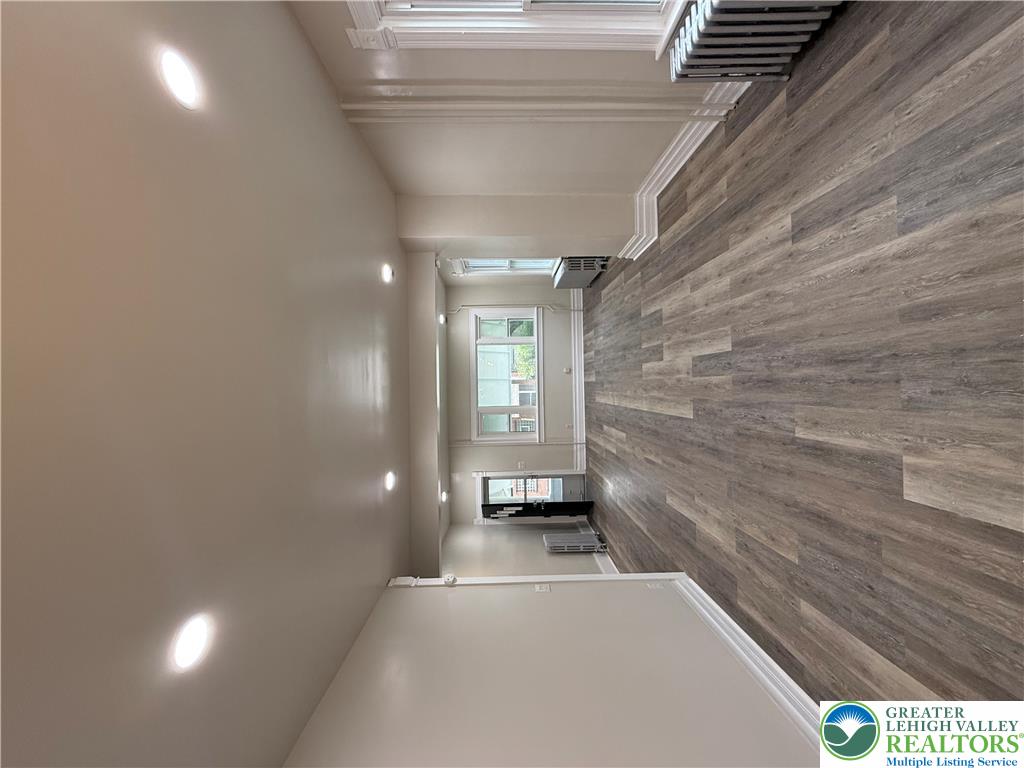 319 Washington Street Property Photo 5