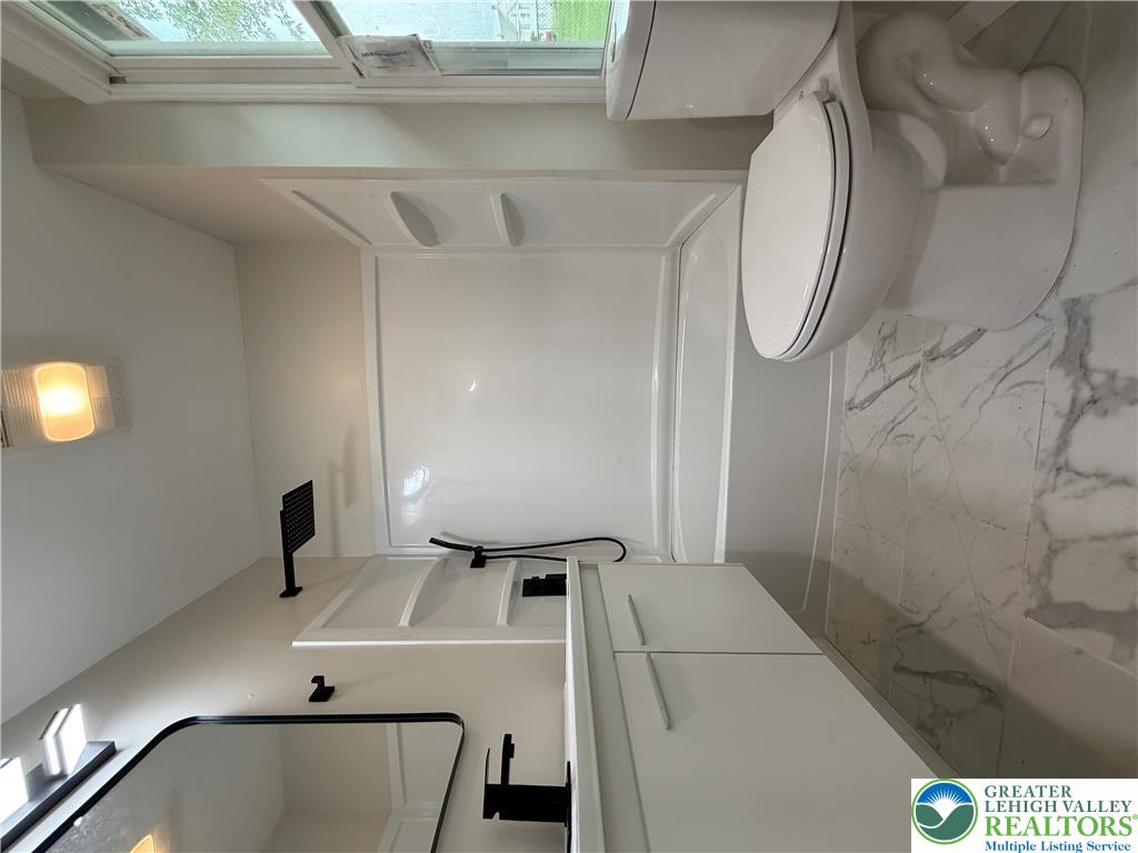 319 Washington Street Property Photo 11