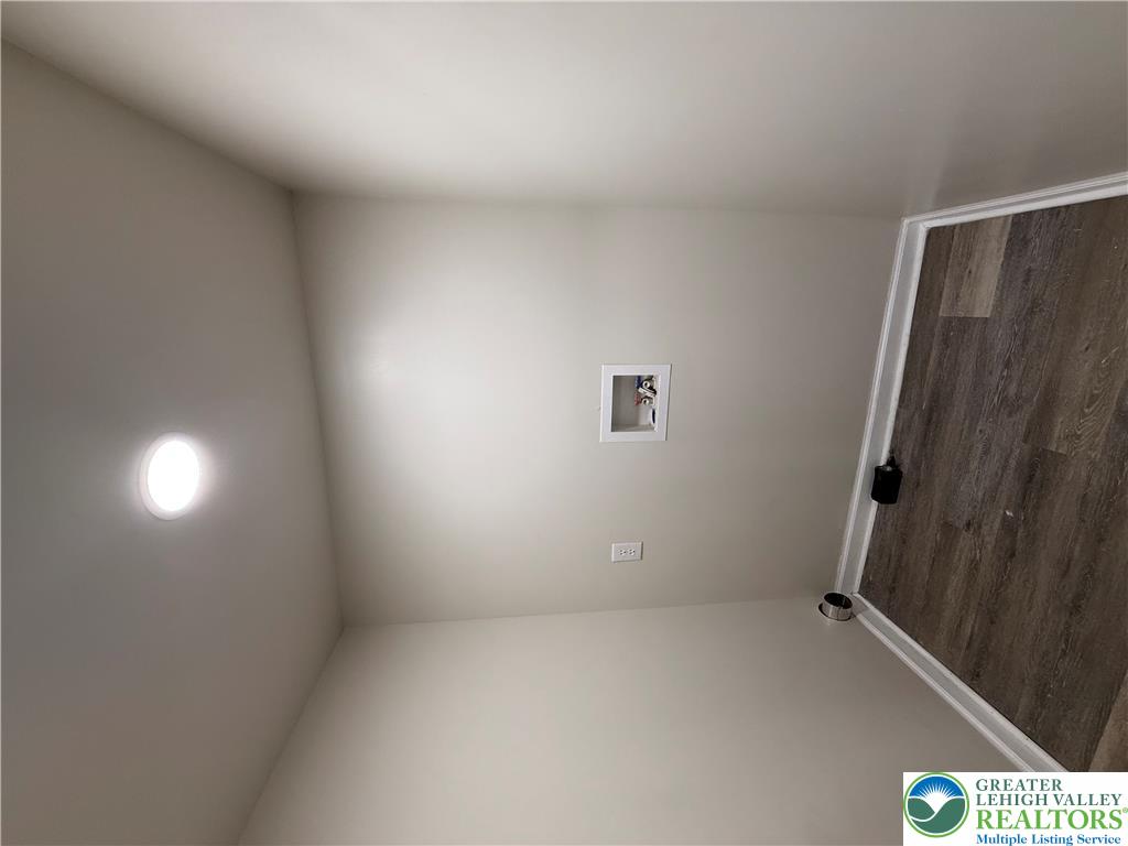 319 Washington Street Property Photo 13
