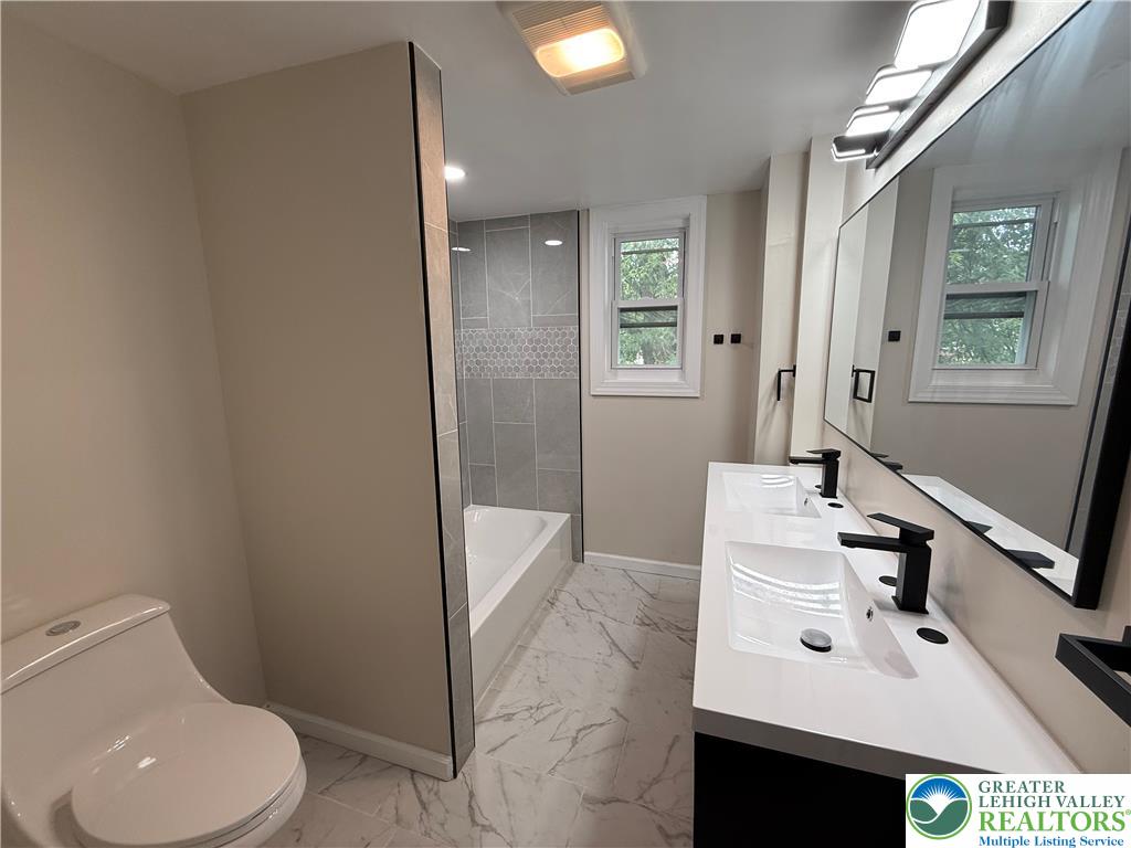 319 Washington Street Property Photo 22