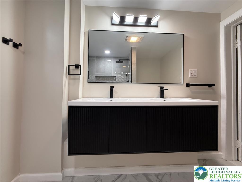 319 Washington Street Property Photo 25
