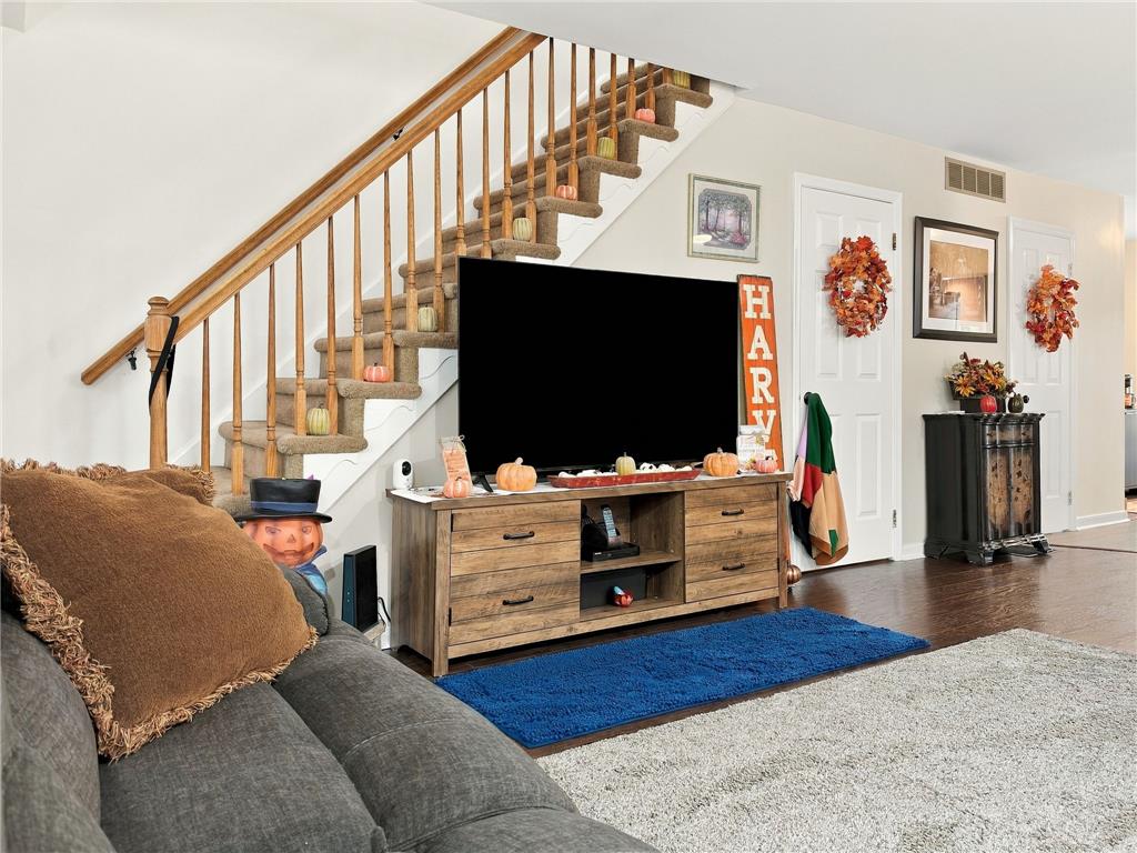 2 Princeton Court Property Photo 12