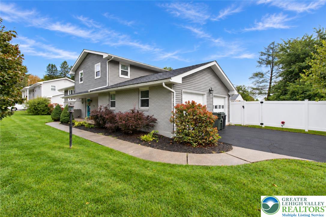 2824 Center Street Property Photo 6
