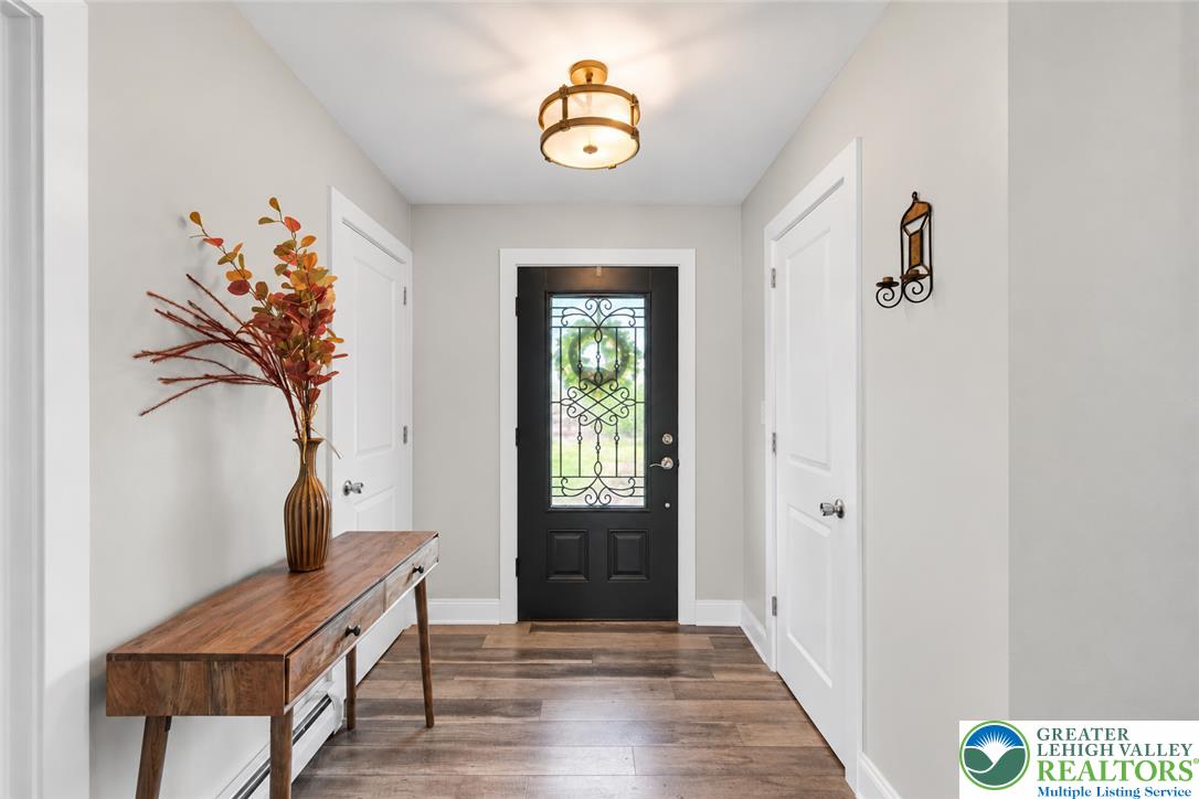 2824 Center Street Property Photo 10