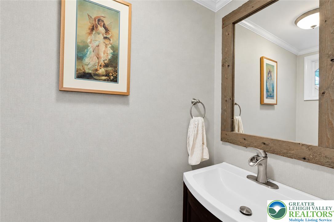 2824 Center Street Property Photo 12