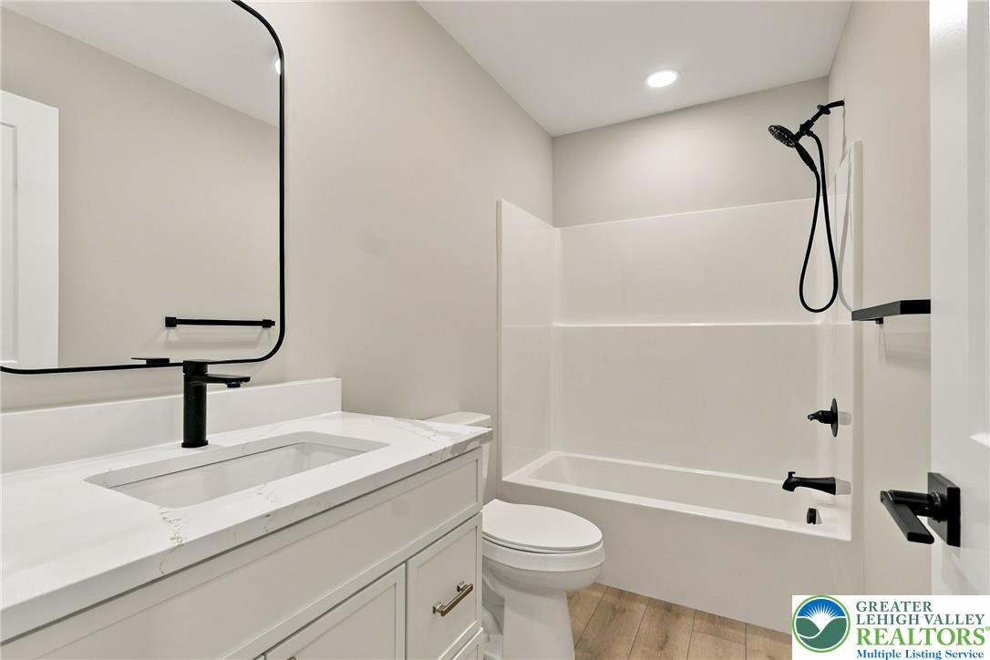 830 Hunter Street Property Photo 14