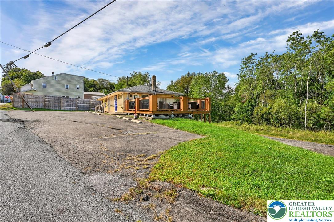 41 East Main Street Property Photo 14