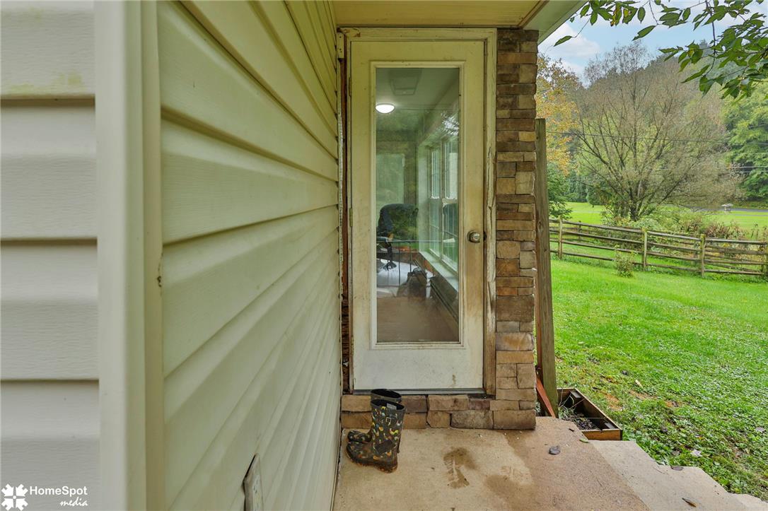 2865 Hemlock Street Property Photo 8