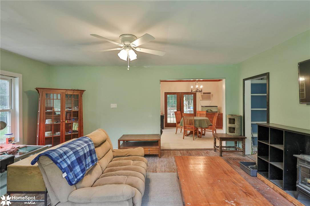 2865 Hemlock Street Property Photo 11