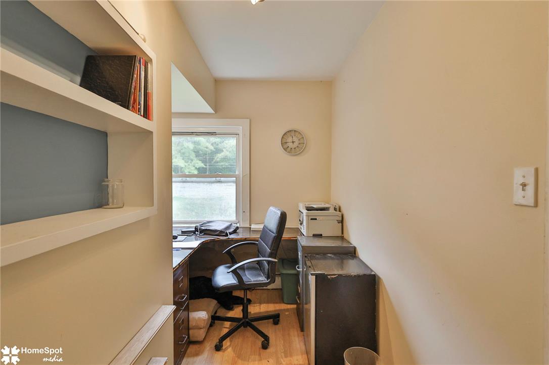 2865 Hemlock Street Property Photo 19