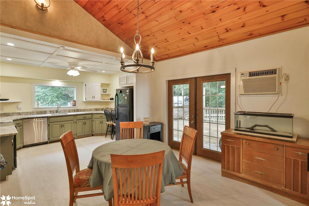 2865 Hemlock Street Property Photo 22