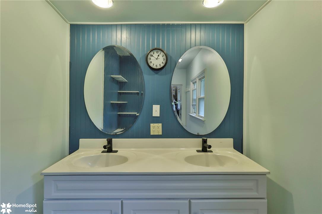 2865 Hemlock Street Property Photo 46