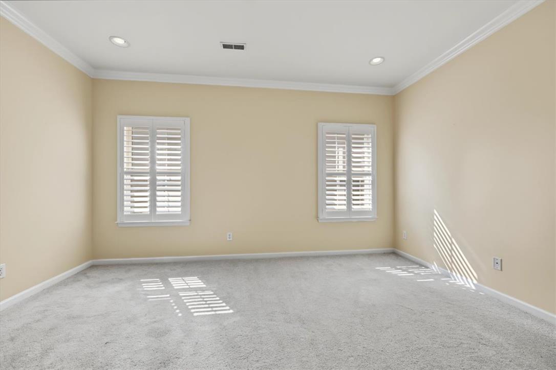 5086 Valley Stream Lane Property Photo 6