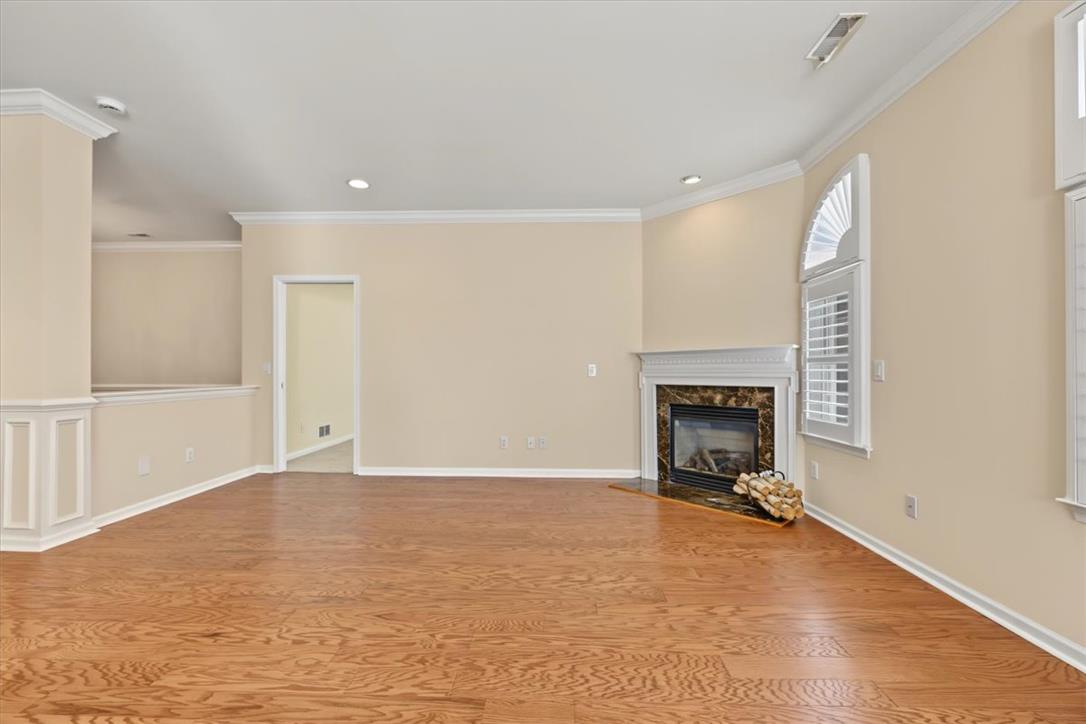 5086 Valley Stream Lane Property Photo 8