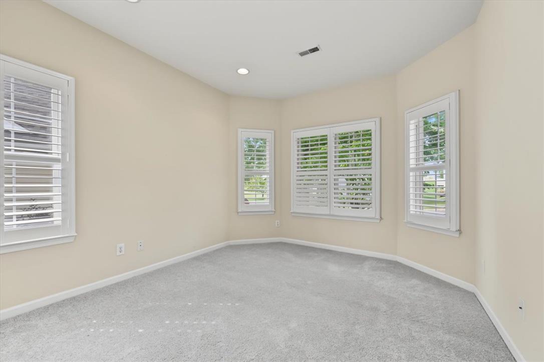 5086 Valley Stream Lane Property Photo 16