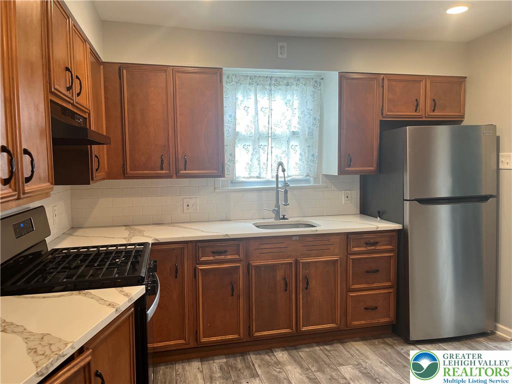 528 Centre Street Property Photo 11