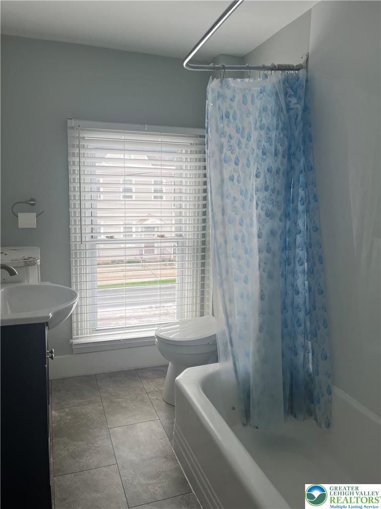 528 Centre Street Property Photo 21