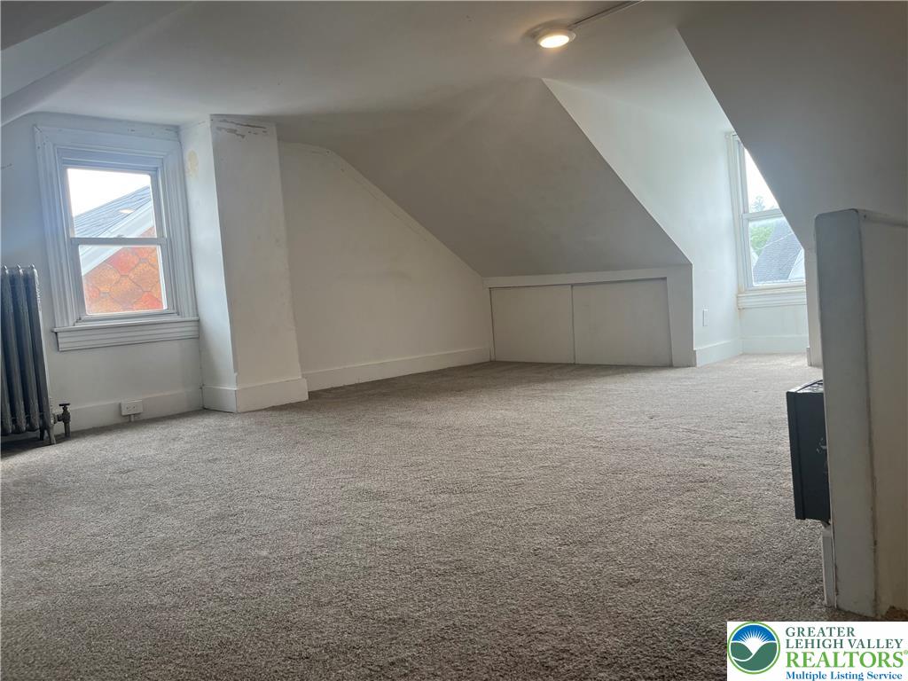 528 Centre Street Property Photo 25