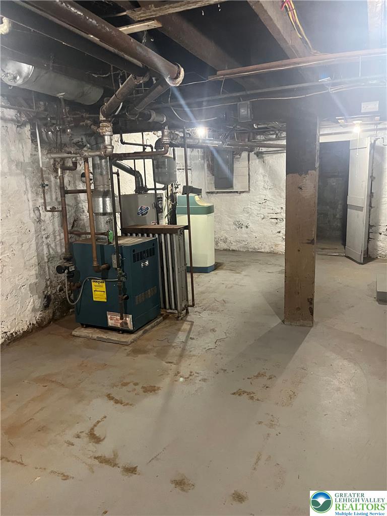 528 Centre Street Property Photo 27