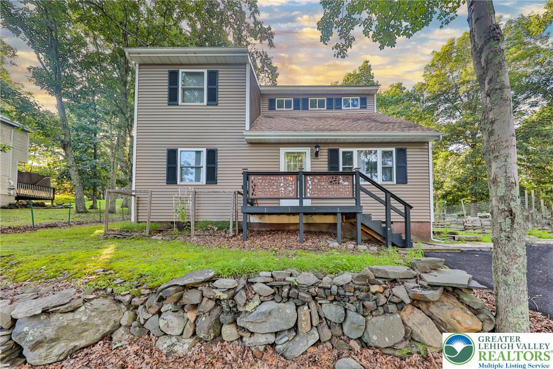 2114 Lakeview Road Property Photo 1